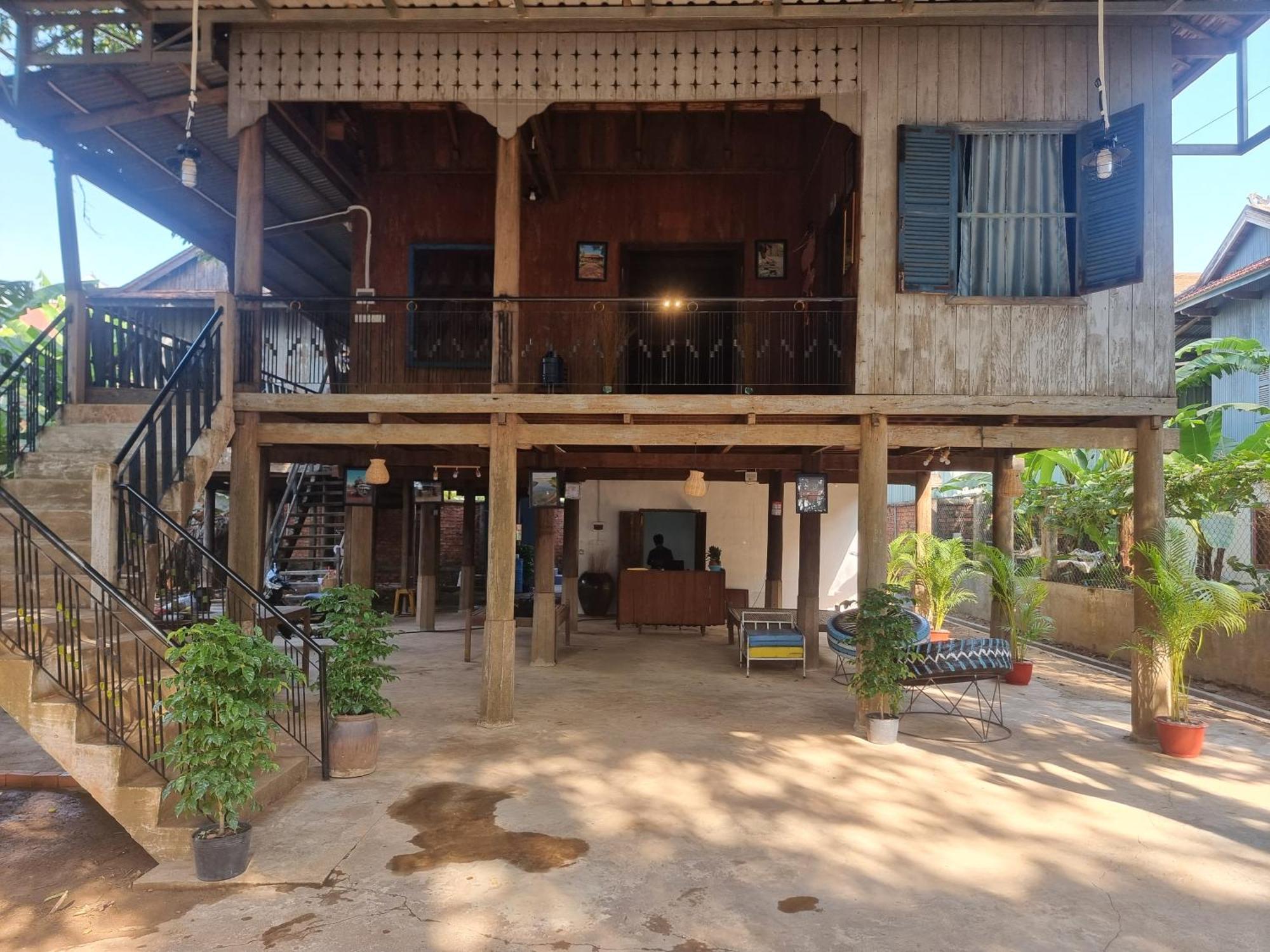 Discover Kratie Homesetay Экстерьер фото